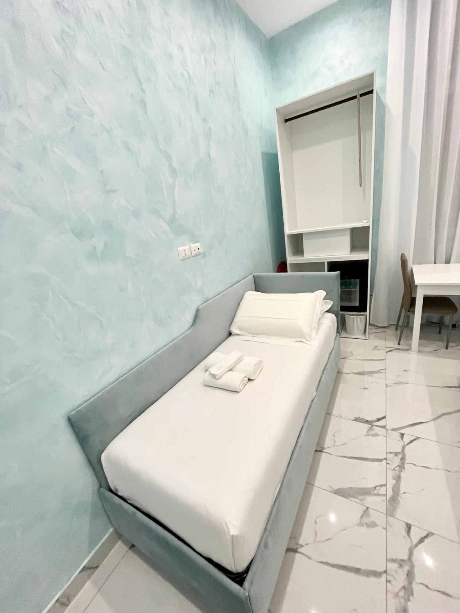 Bed and Breakfast Duomo Miradois 152 Napoli Zewnętrze zdjęcie